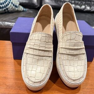 New Stuart Weitzman leather ivory loafers